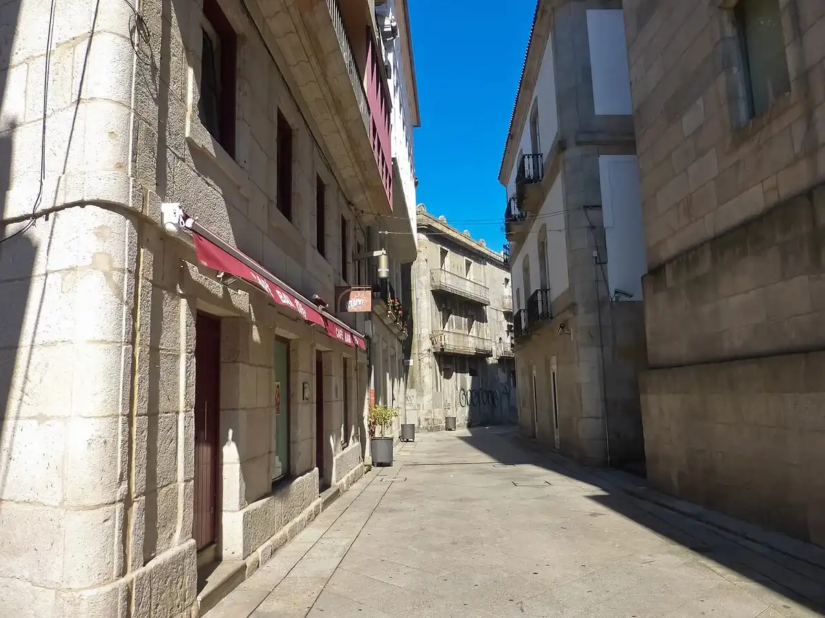 Una calle de piedra del Casco Vello de Vigo