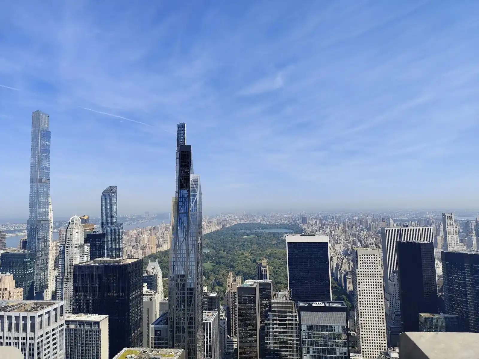 Central Park en de wolkenkrabbers van Billionaires' Row gezien vanaf Top of the Rock